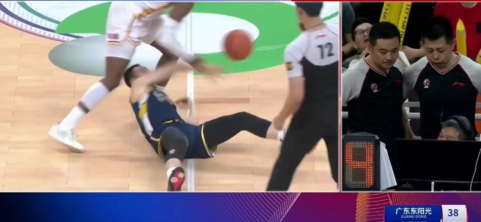 转会期社区盾焦点战，广厦男篮单刀错失，赛场秩序良好，训练强度明显提升的简单介绍-九游官网入口活动